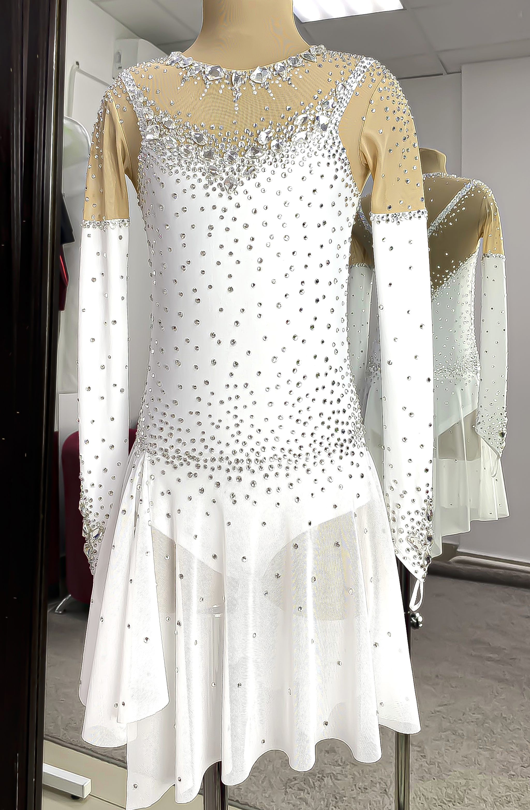 Платье для фигурного катания "Чистый белый" новое - аренда, продажа