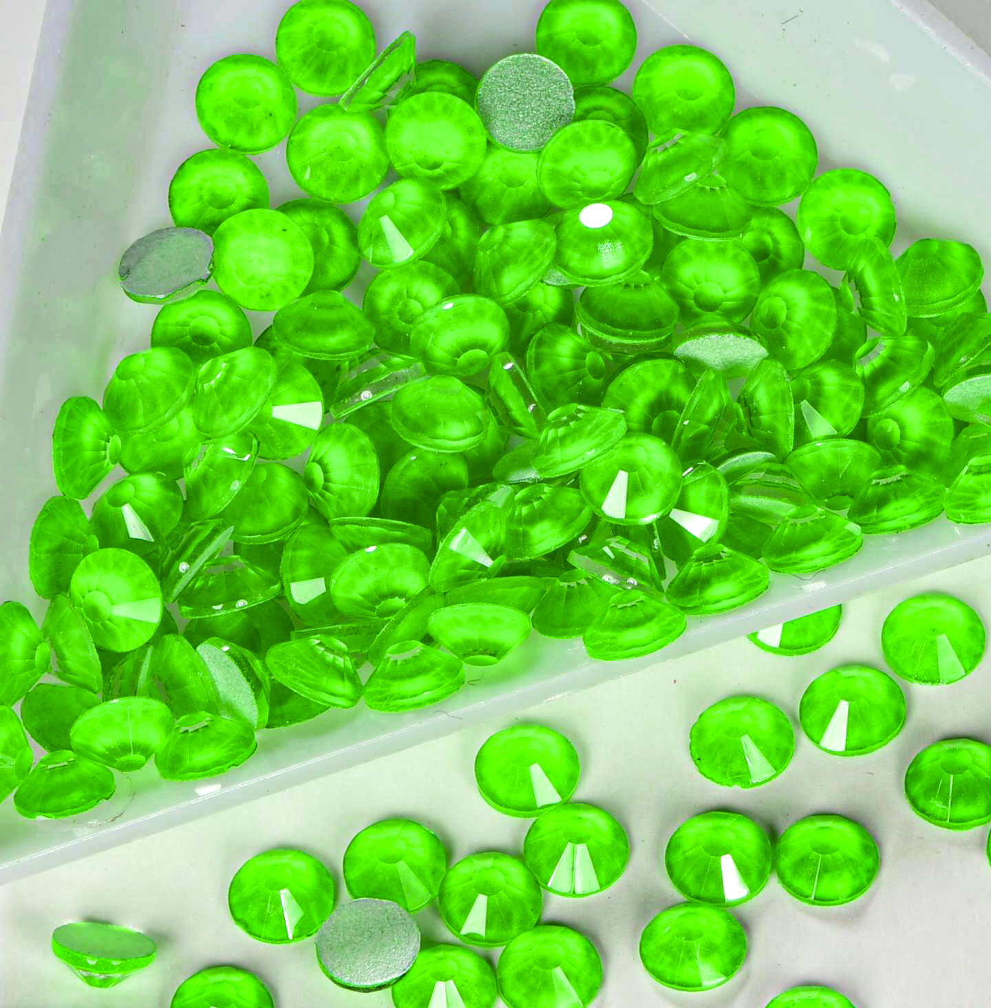 Стразы Emerald Neon холодной фиксации неоновые, флуоресцентные